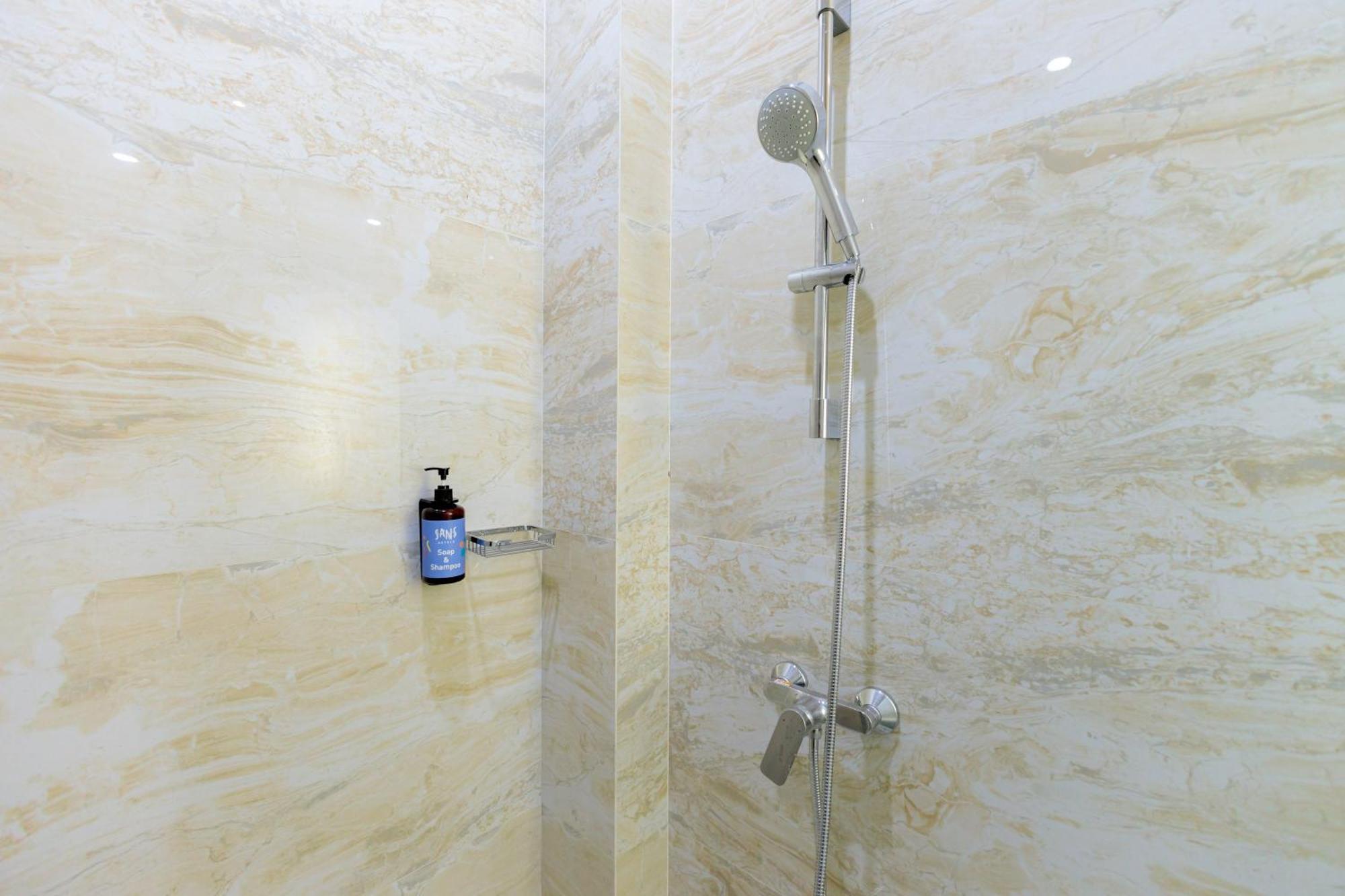 Sans Hotel 88 Andalan Surabaya By Reddoorz Extérieur photo