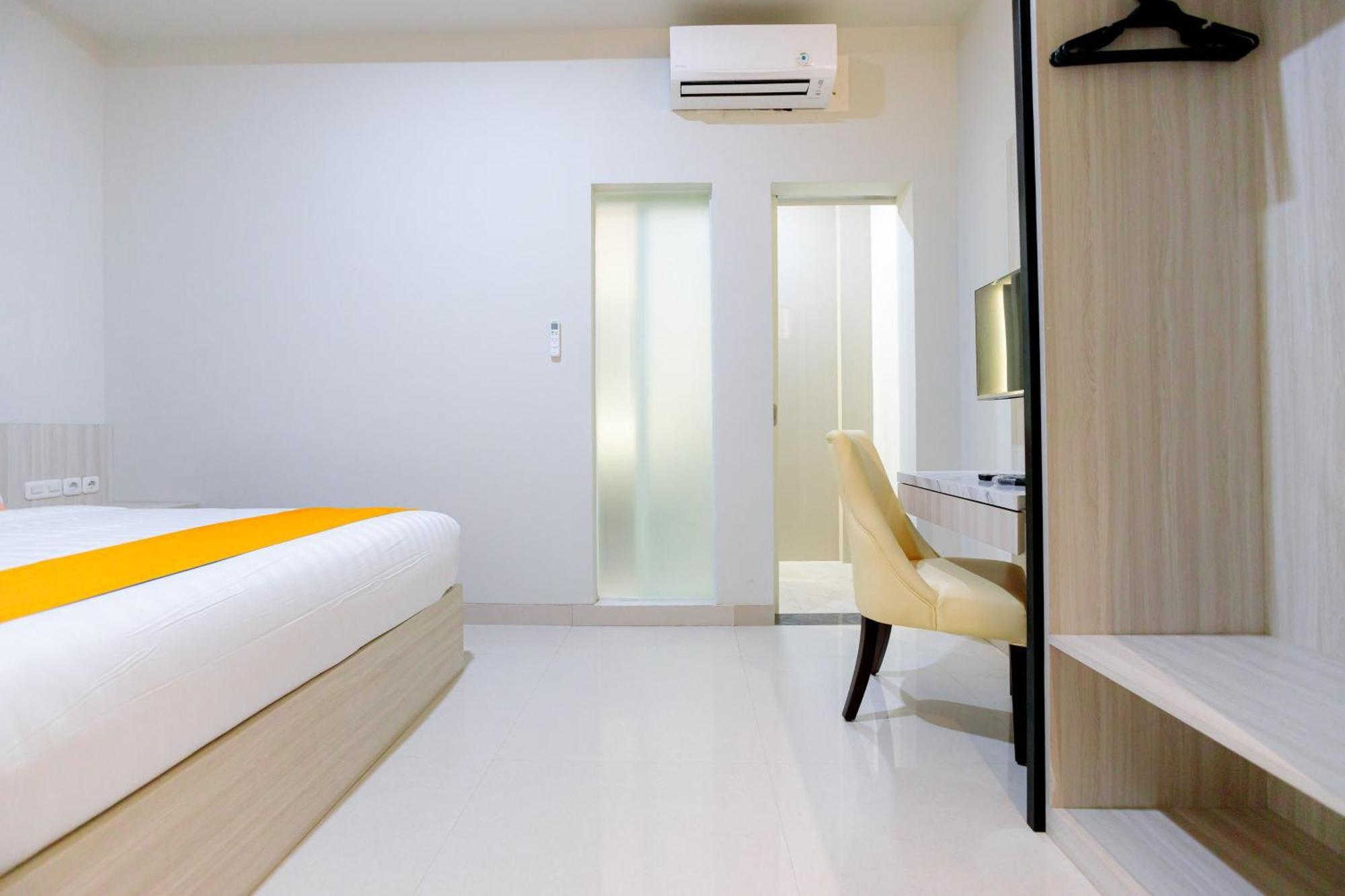 Sans Hotel 88 Andalan Surabaya By Reddoorz Extérieur photo