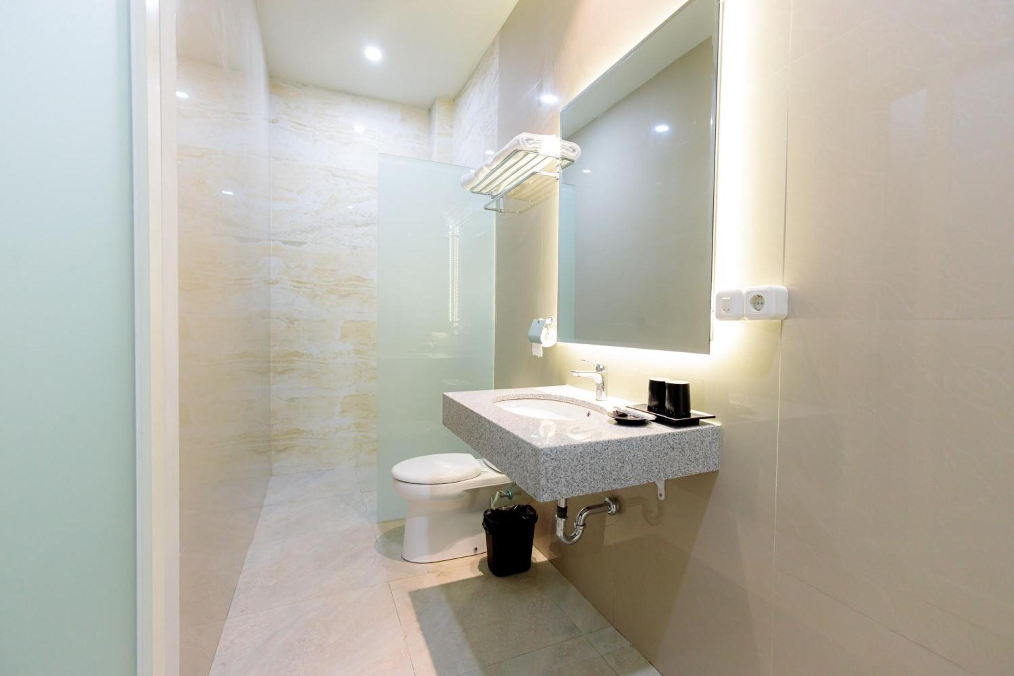Sans Hotel 88 Andalan Surabaya By Reddoorz Extérieur photo