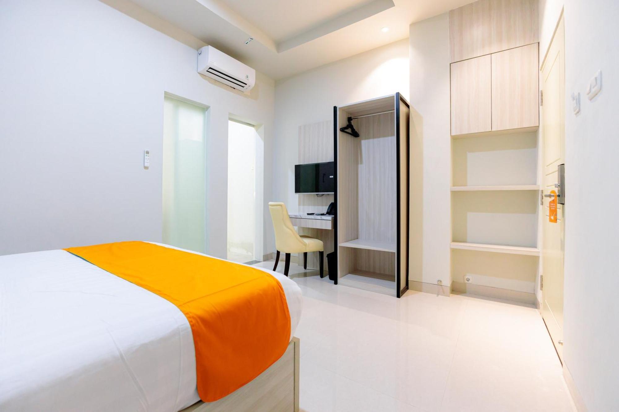 Sans Hotel 88 Andalan Surabaya By Reddoorz Extérieur photo