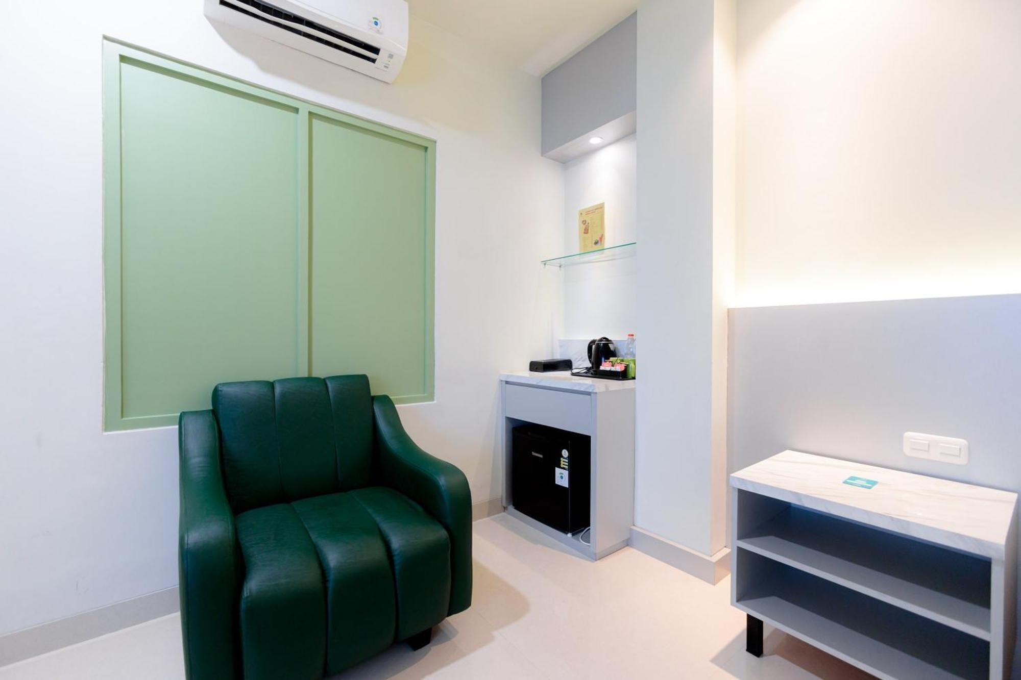 Sans Hotel 88 Andalan Surabaya By Reddoorz Extérieur photo