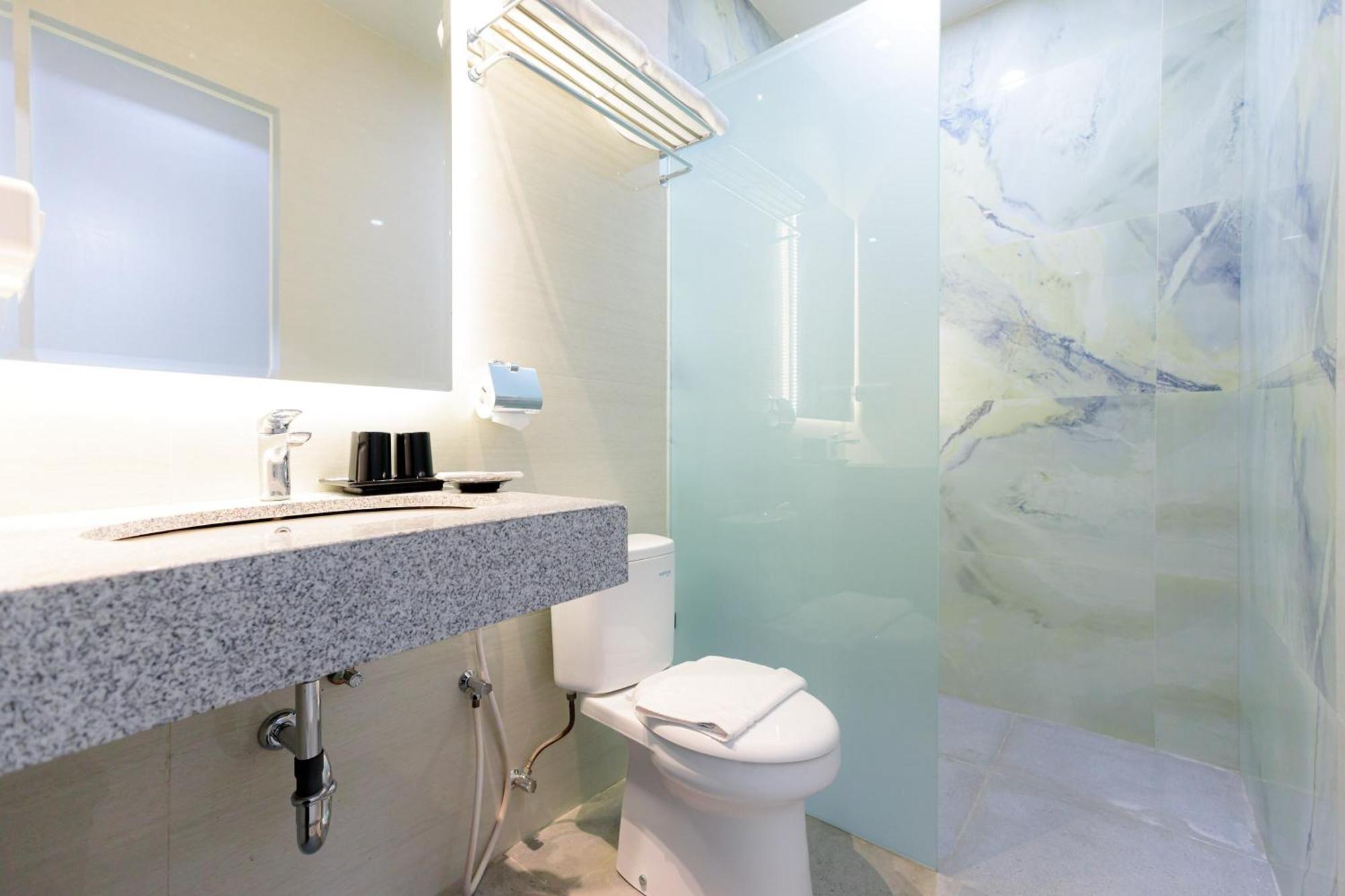 Sans Hotel 88 Andalan Surabaya By Reddoorz Extérieur photo