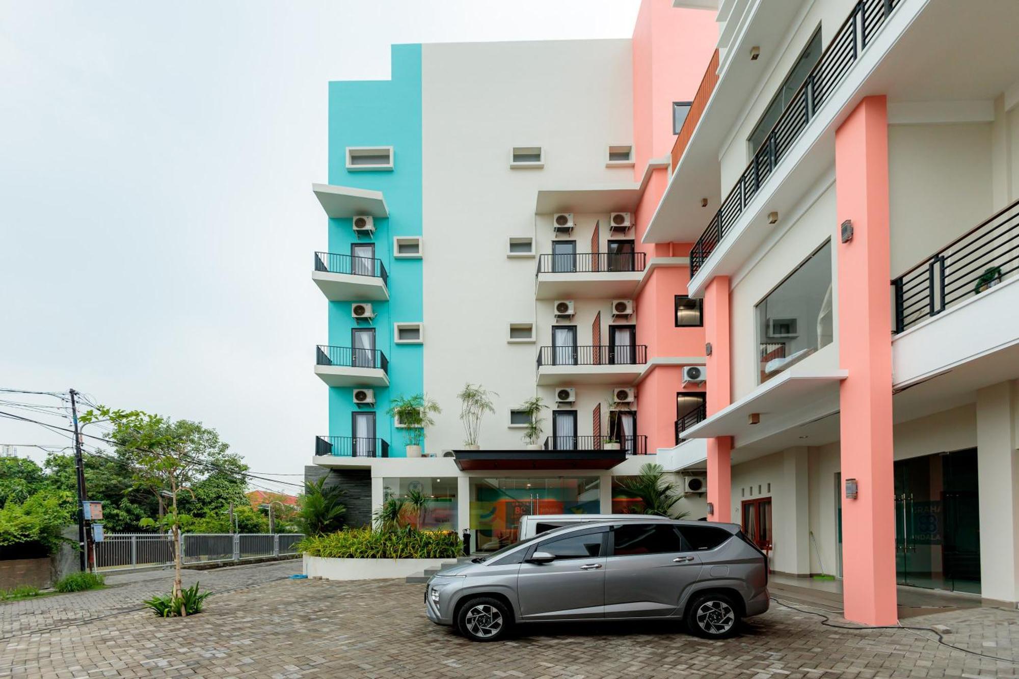 Sans Hotel 88 Andalan Surabaya By Reddoorz Extérieur photo