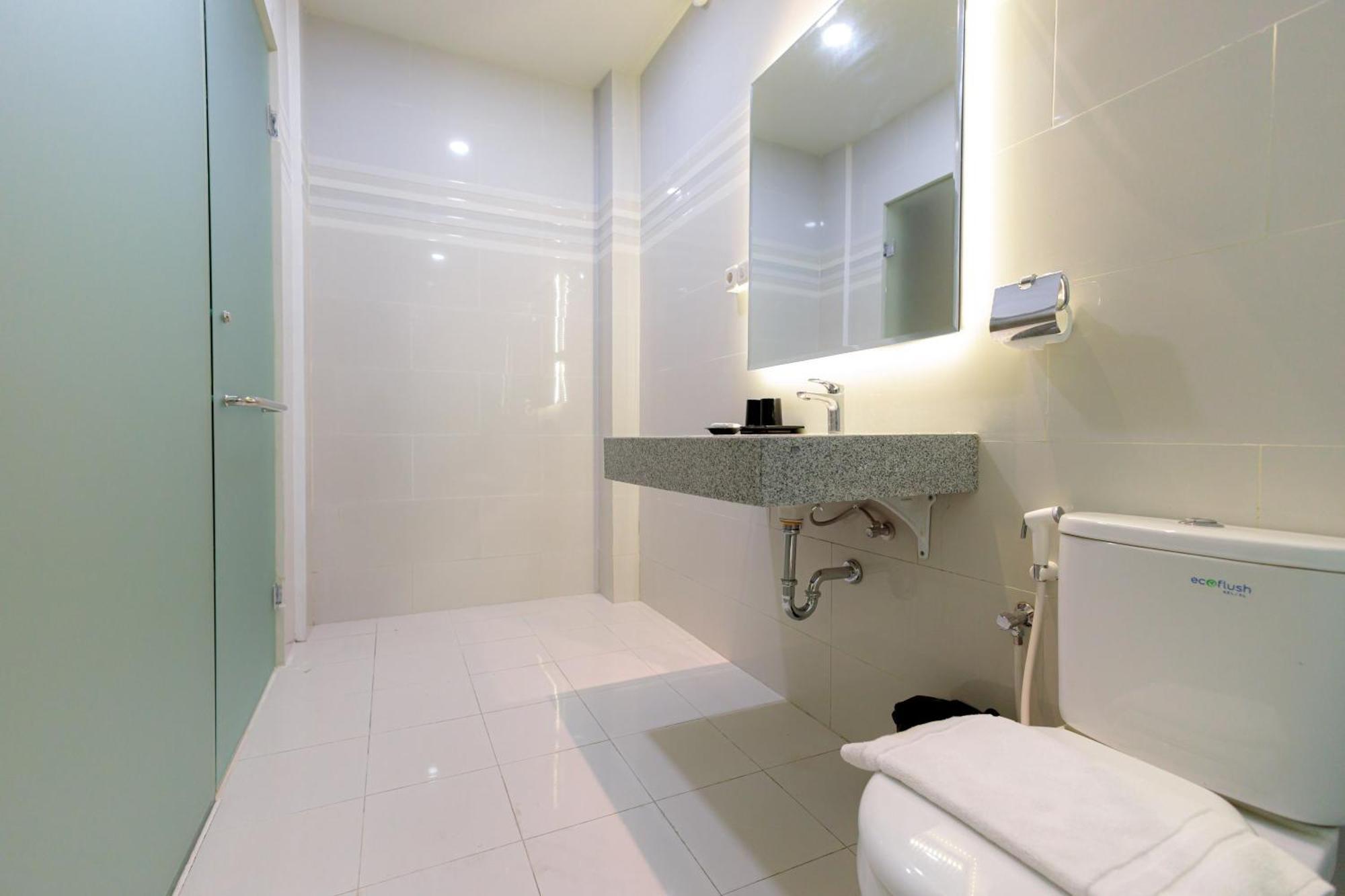 Sans Hotel 88 Andalan Surabaya By Reddoorz Extérieur photo